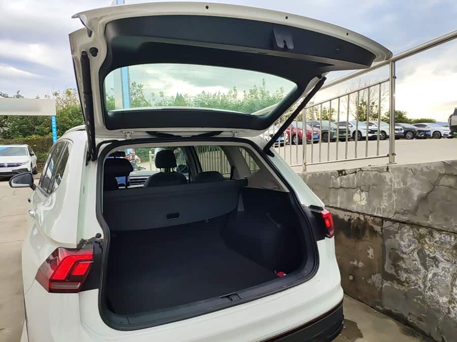 Volkswagen Tiguan L 2024, фото 18