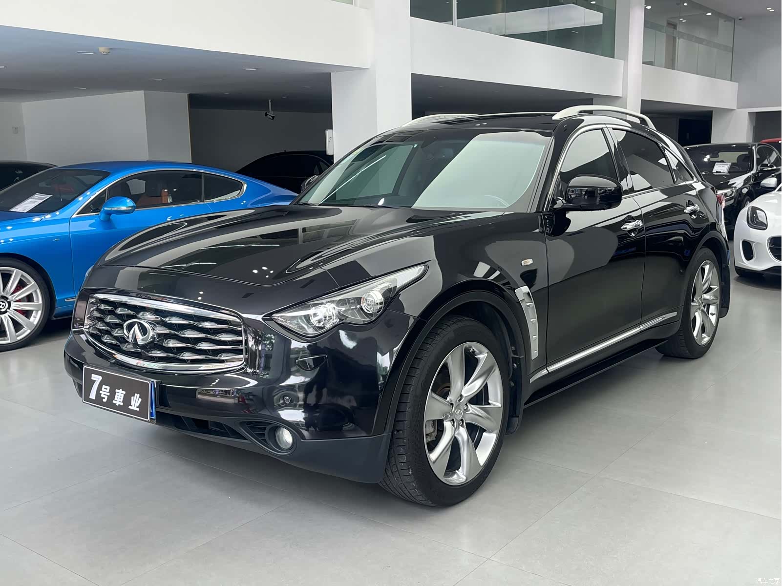 Infiniti FX35, 2012 1