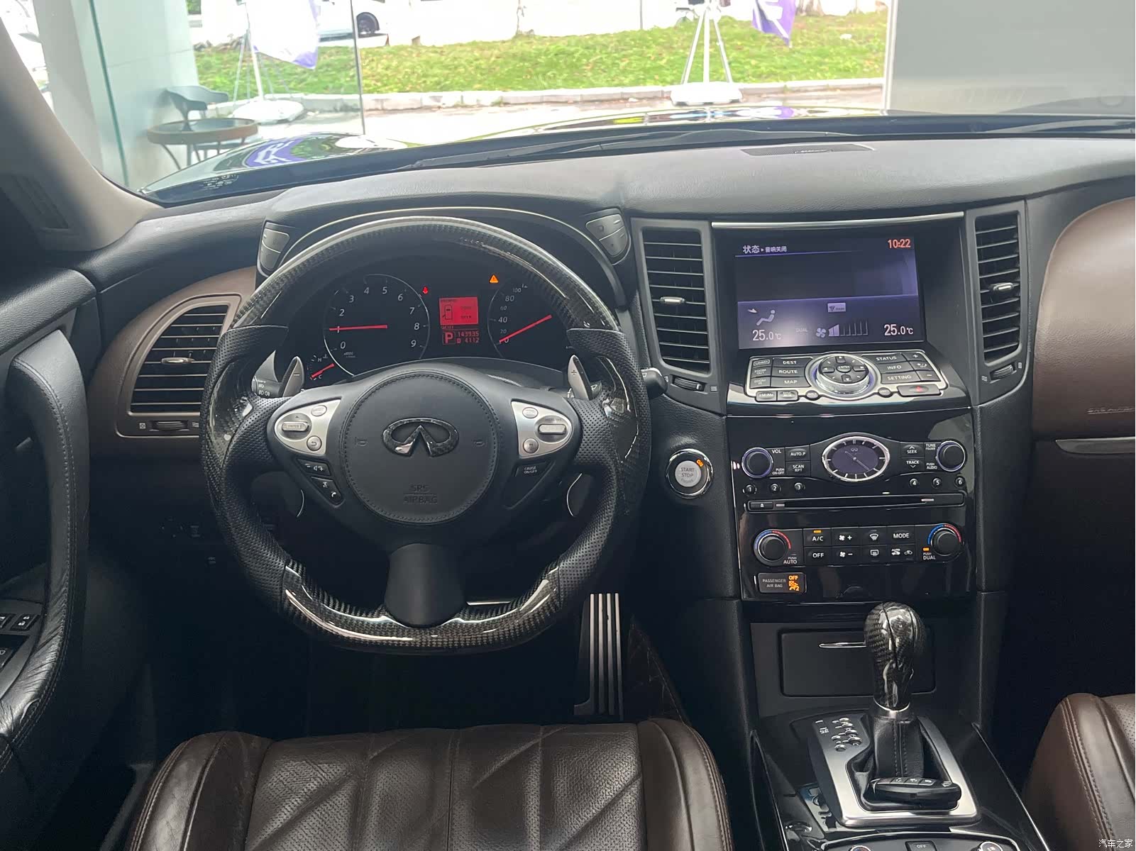 Infiniti FX35, 2012 12