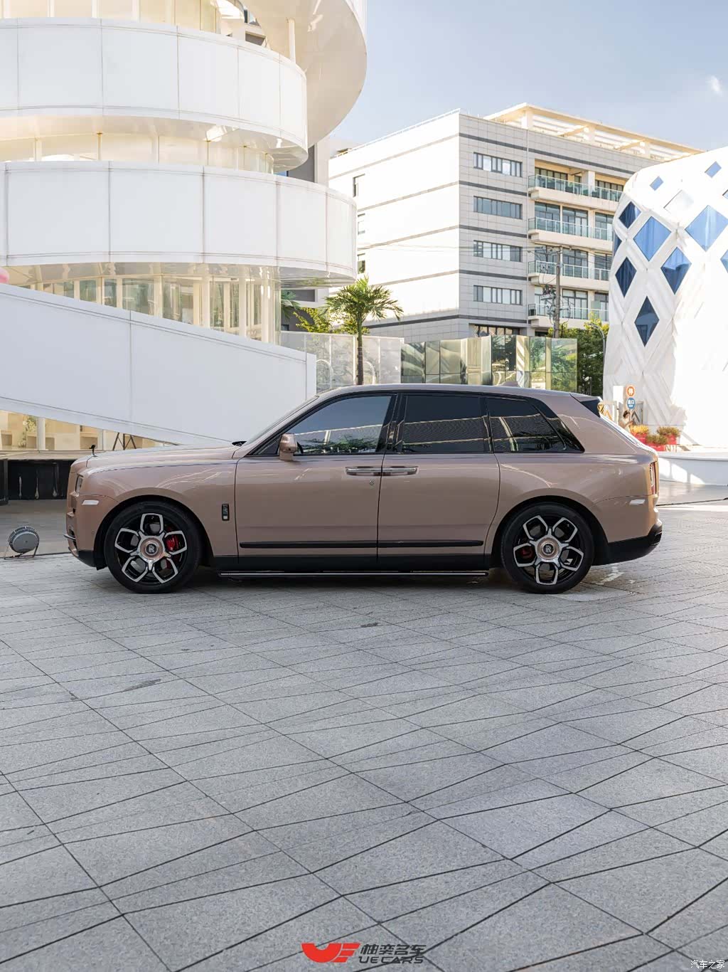 Rolls-Royce Cullinan, 2022 7