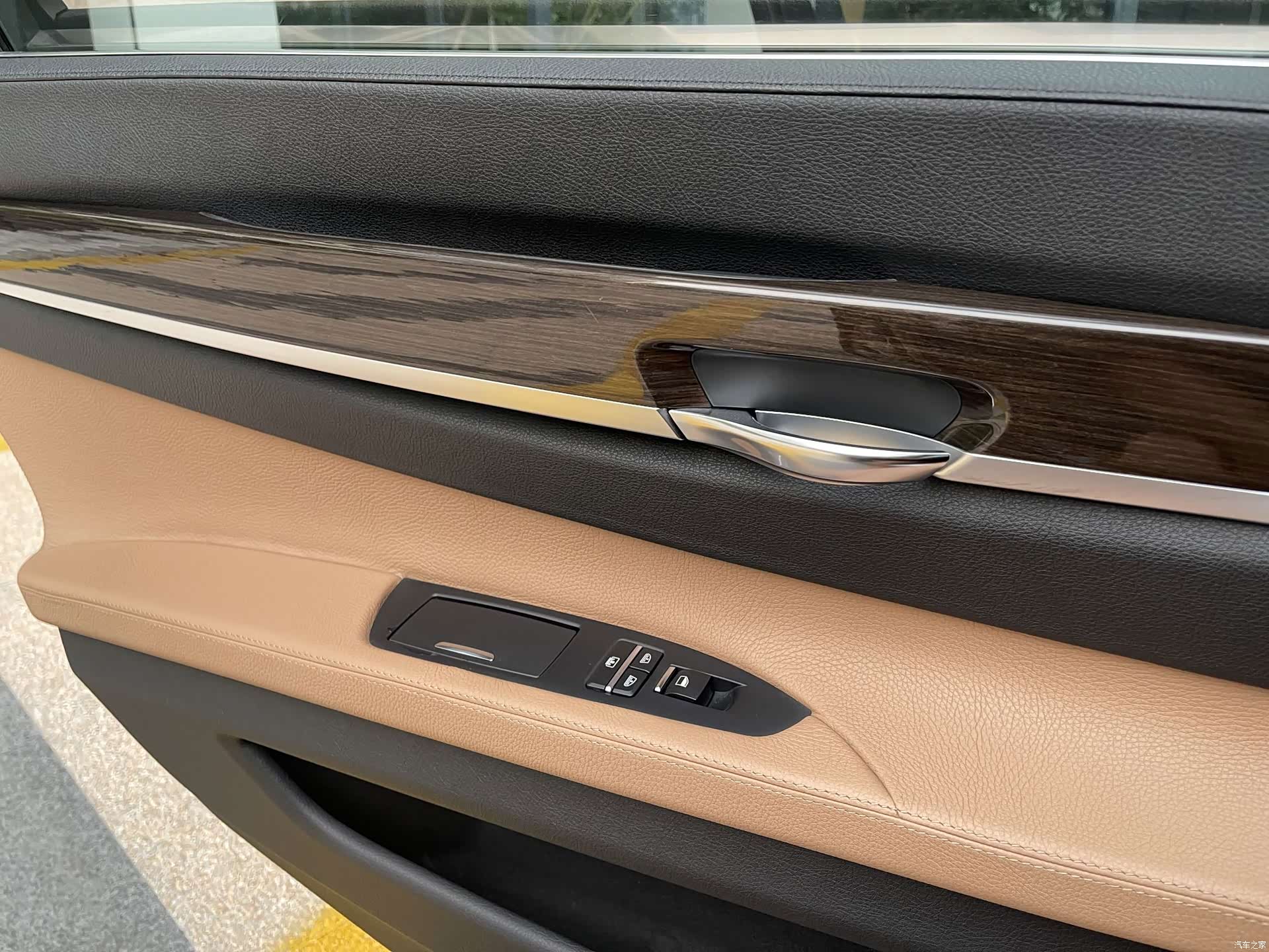 BMW 7 Series, 2012 16