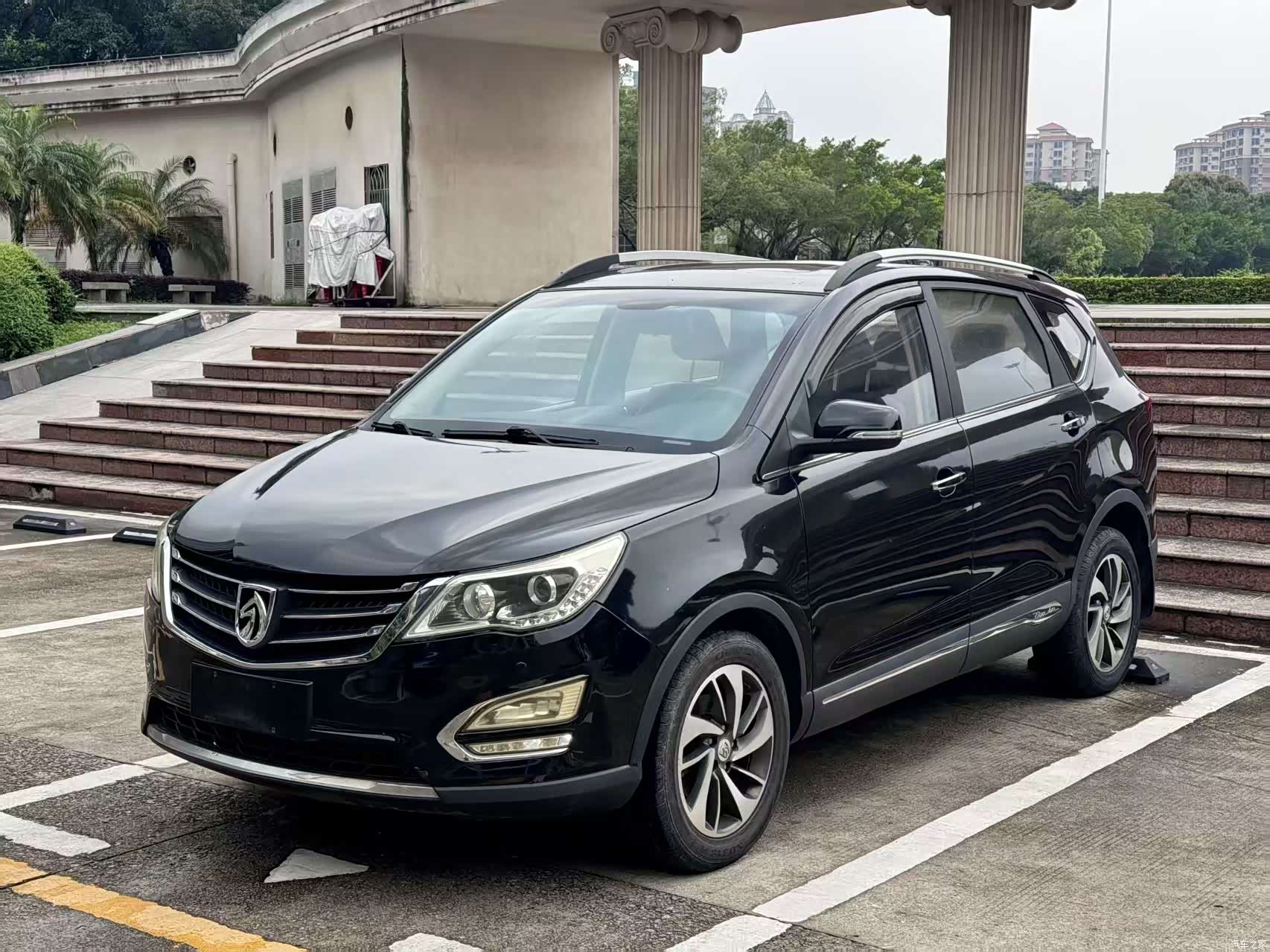 Wuling 560, 2016 1