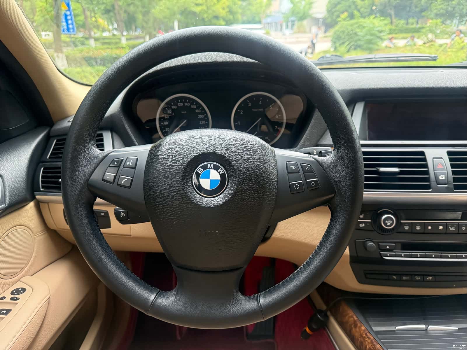 BMW X5, 2011 10