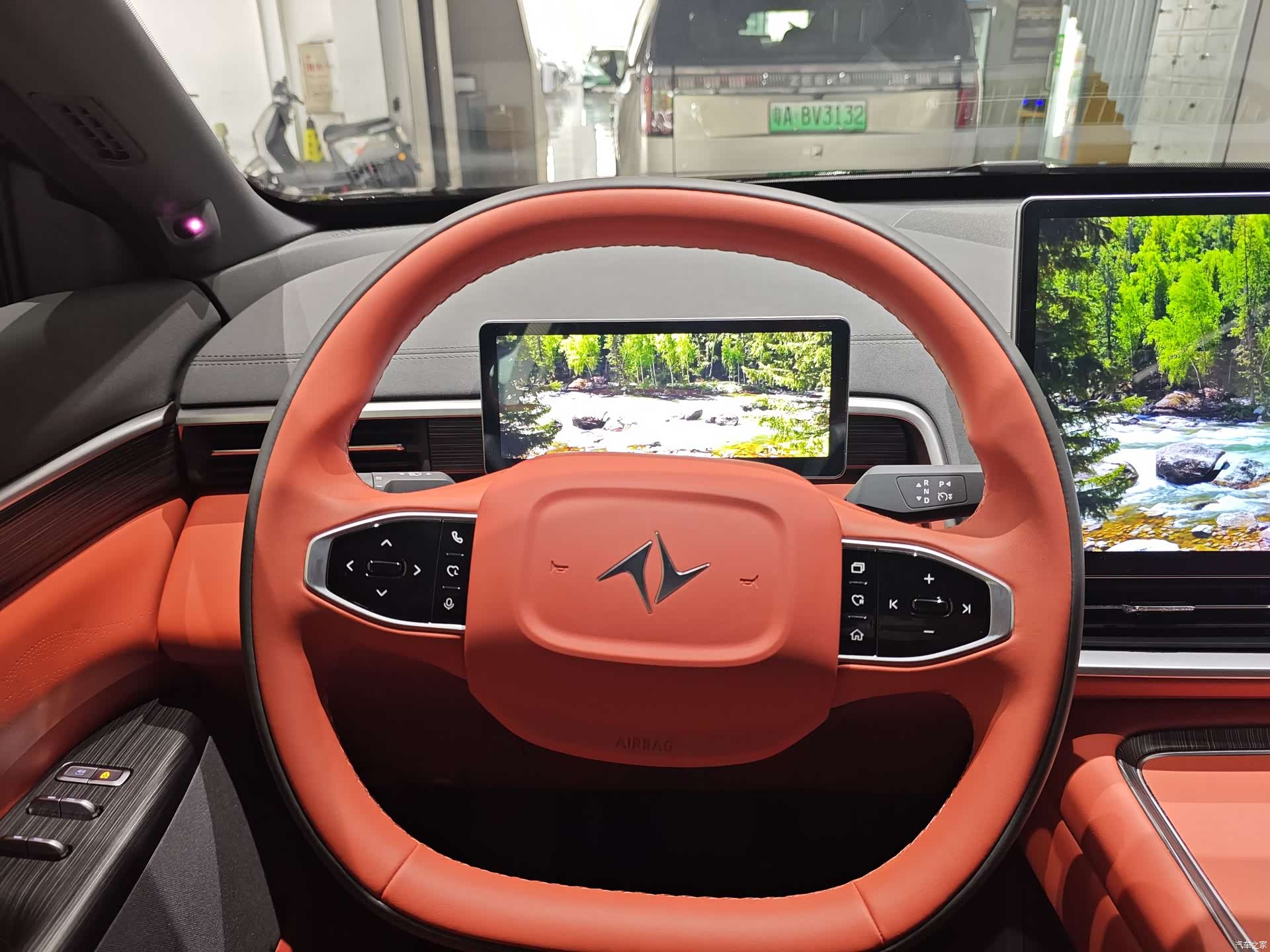 DongFeng eπ008, 2024 13