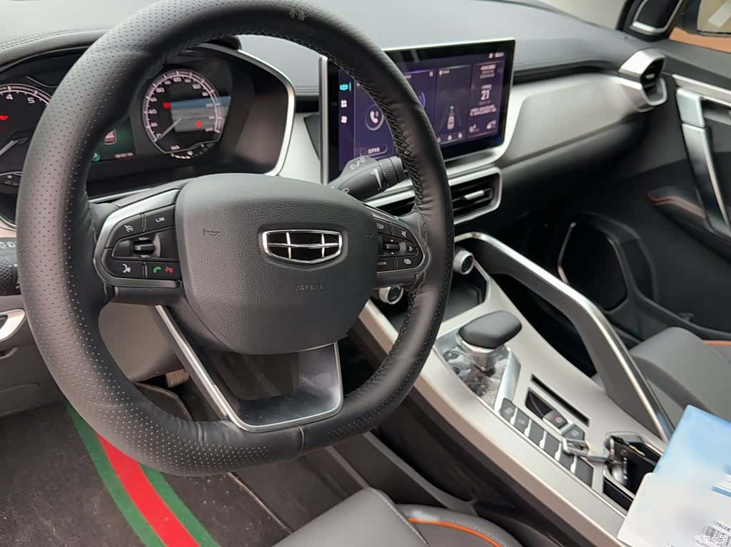 Geely Coolray, 2023 15