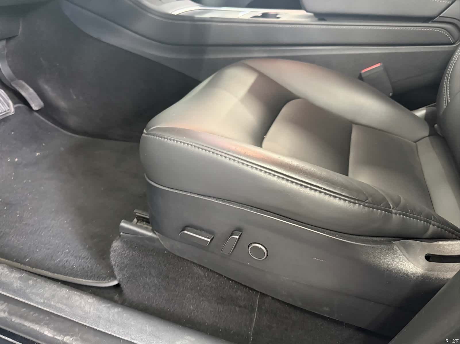 Tesla Model Y, 2023 7