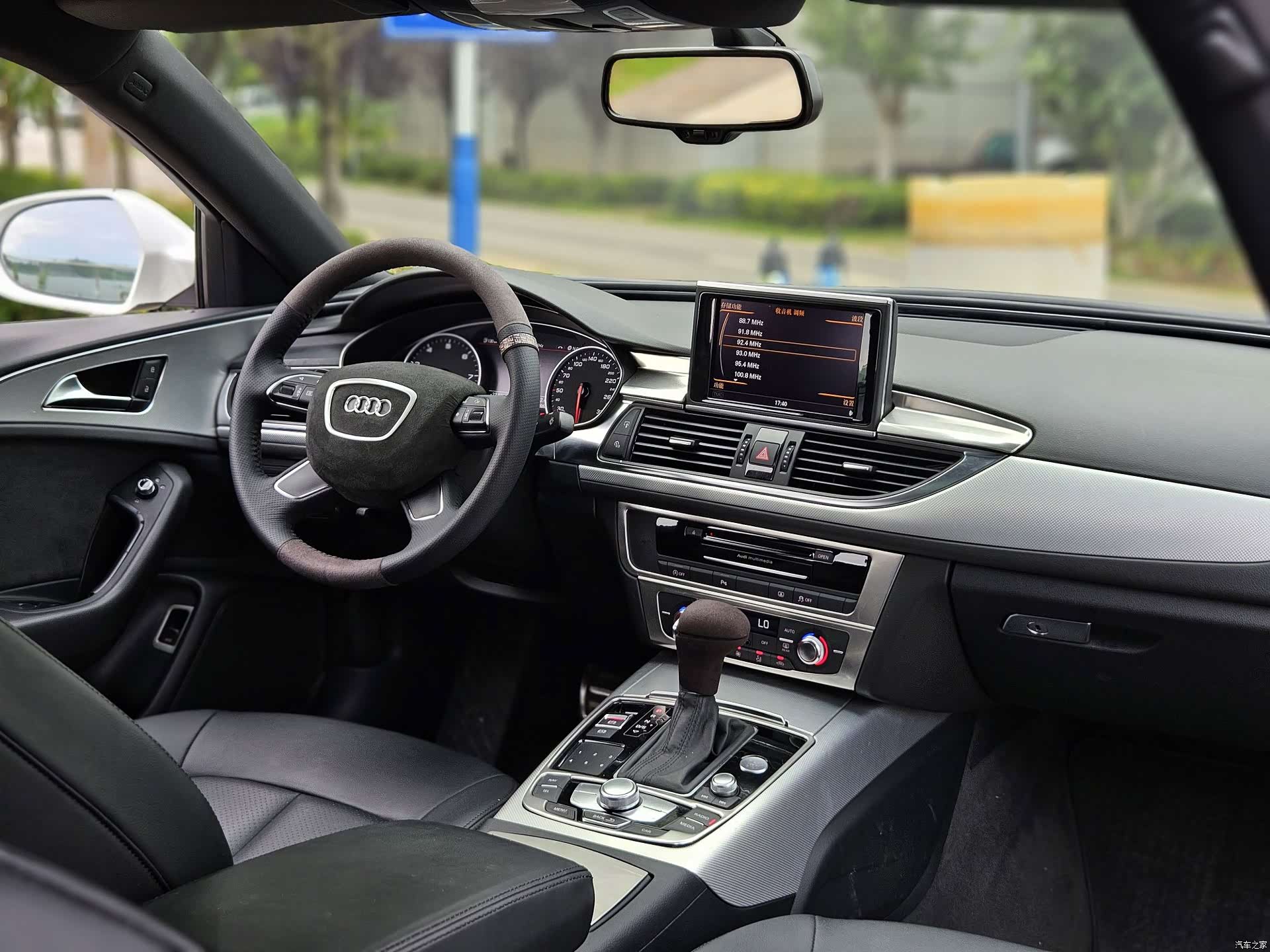 Audi A6L, 2013 24