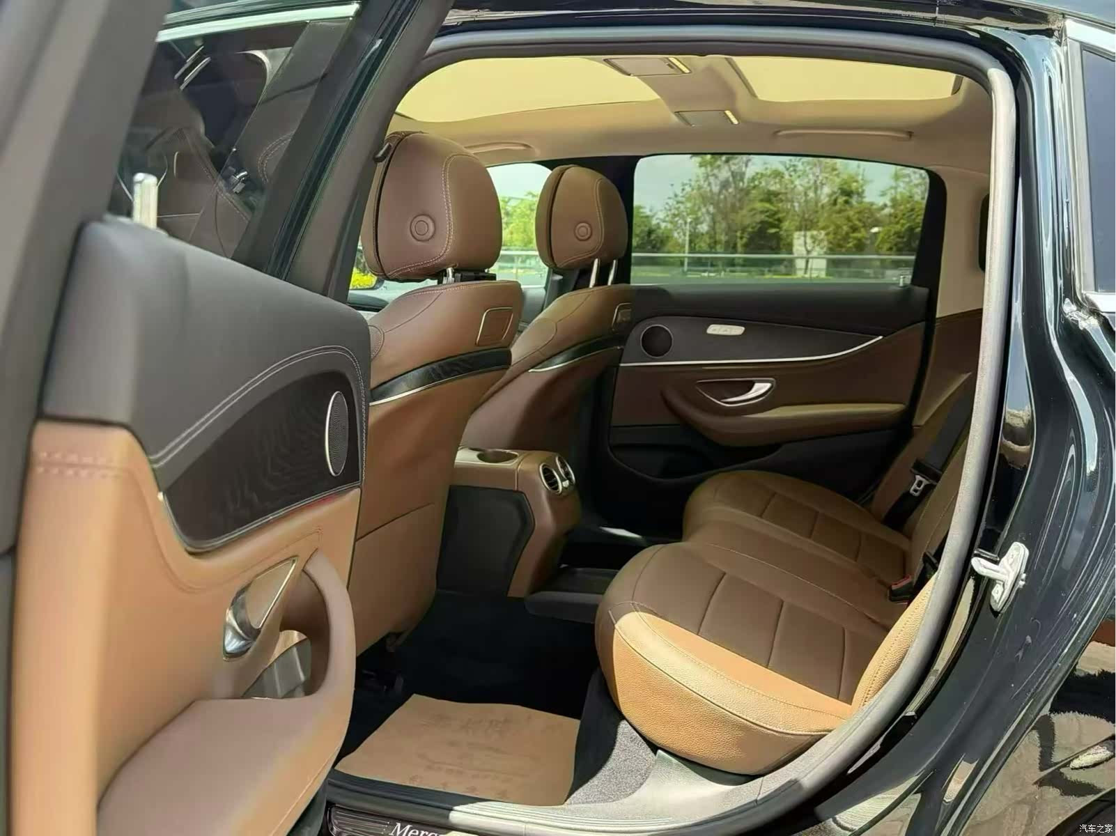 Mercedes-Benz E-Class, 2019 6