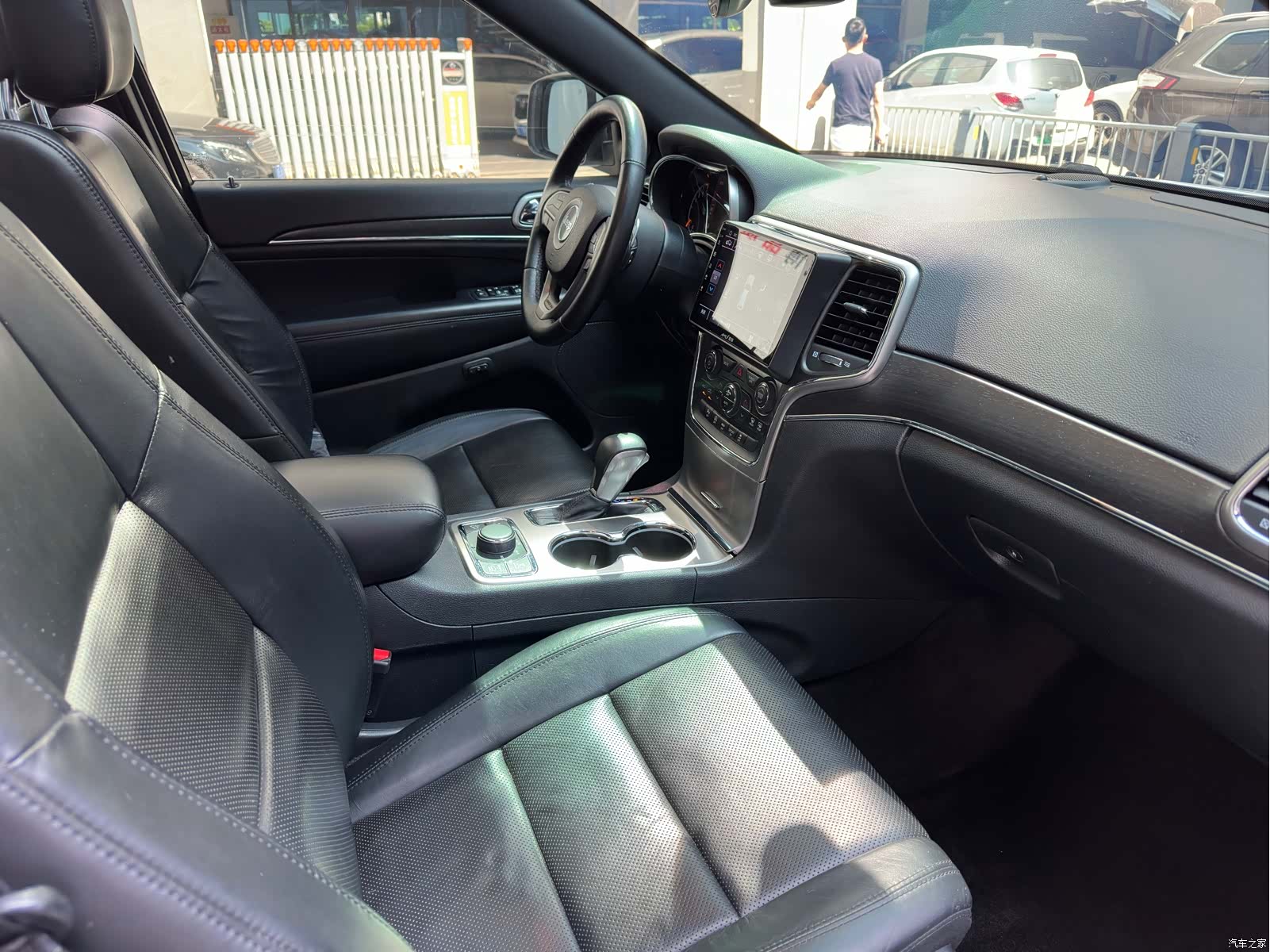 Jeep Grand Cherokee, 2019 все фото