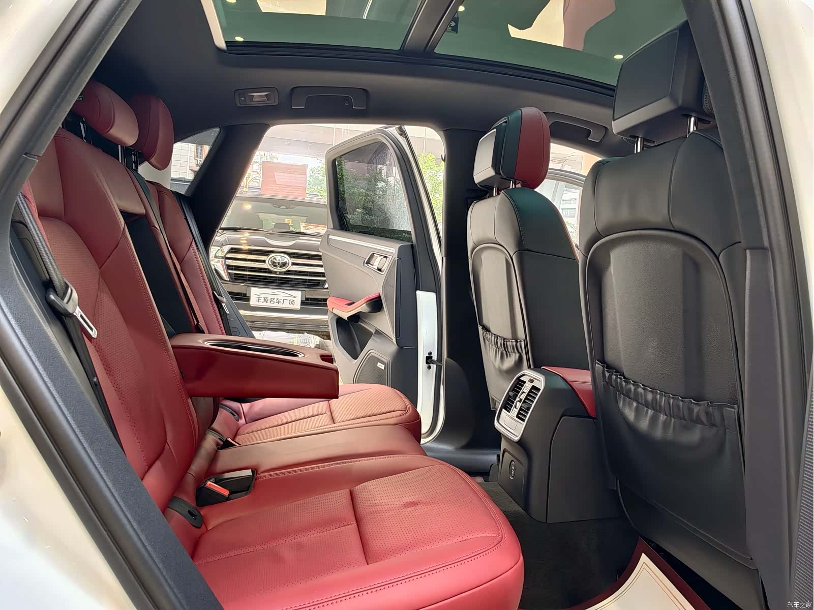 Porsche Macan, 2023 10