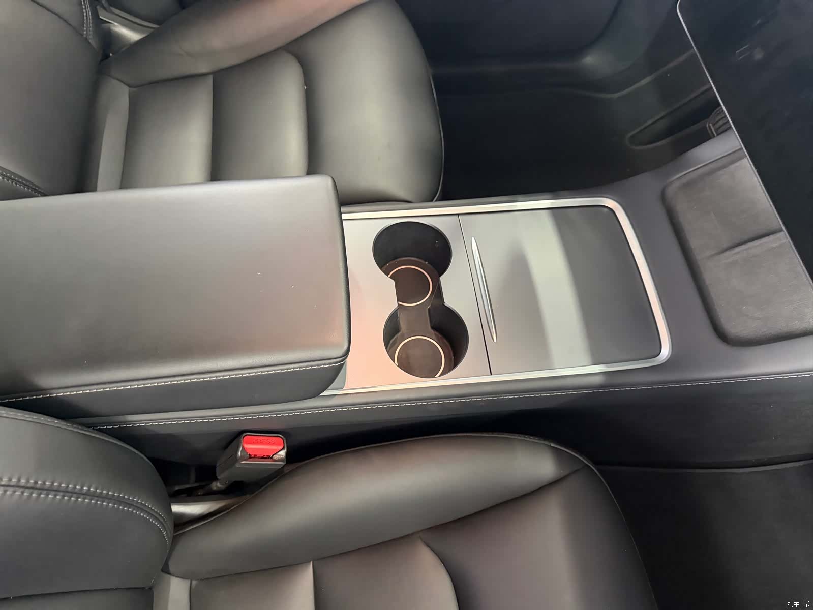 Tesla Model Y, 2023 12