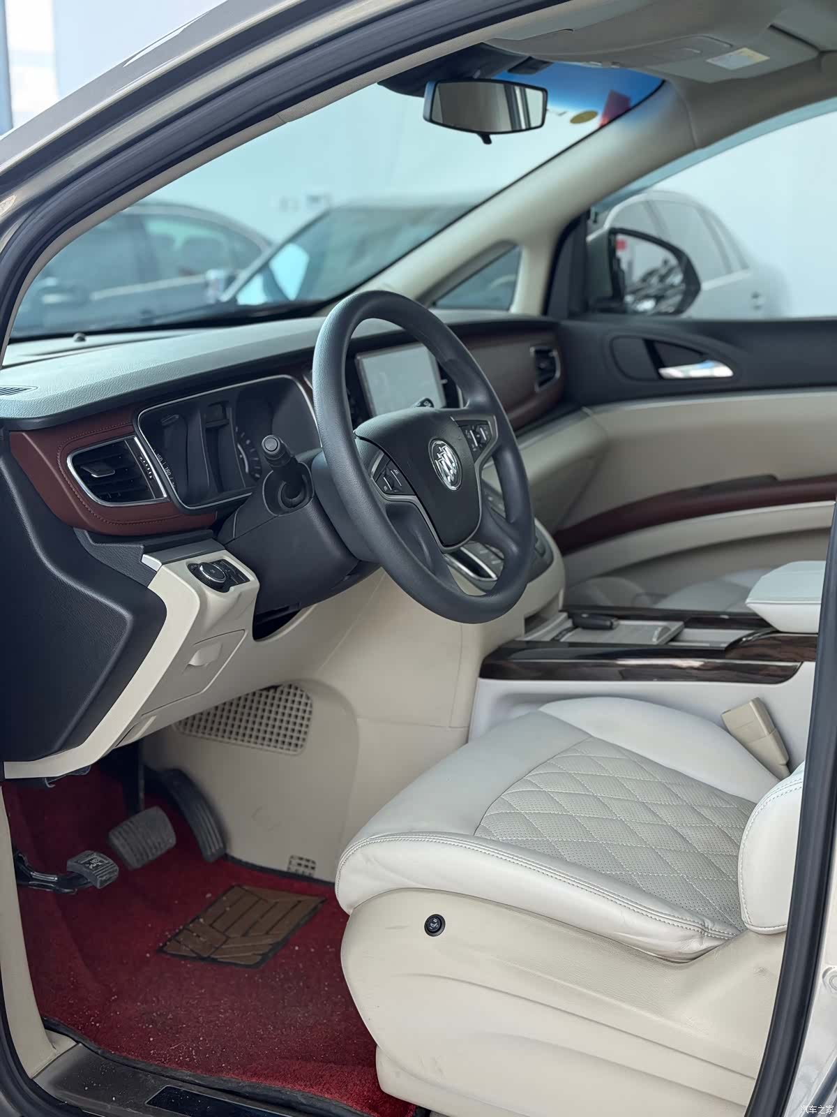 Buick GL8, 2021 4