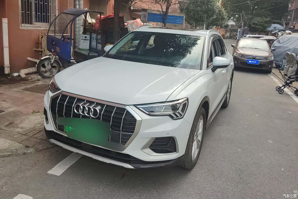 Audi Q3, 2023 1