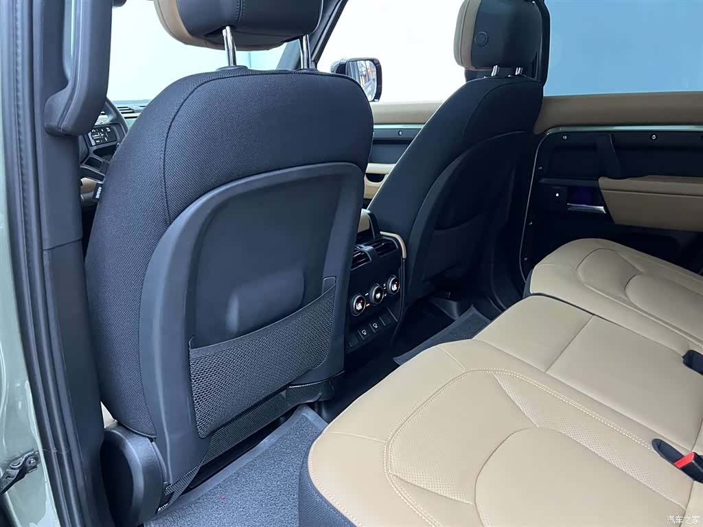 Land Rover Defender, 2025 21