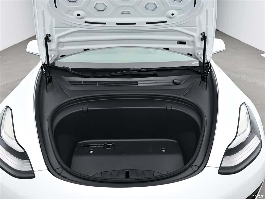 Tesla Model 3, 2021 16