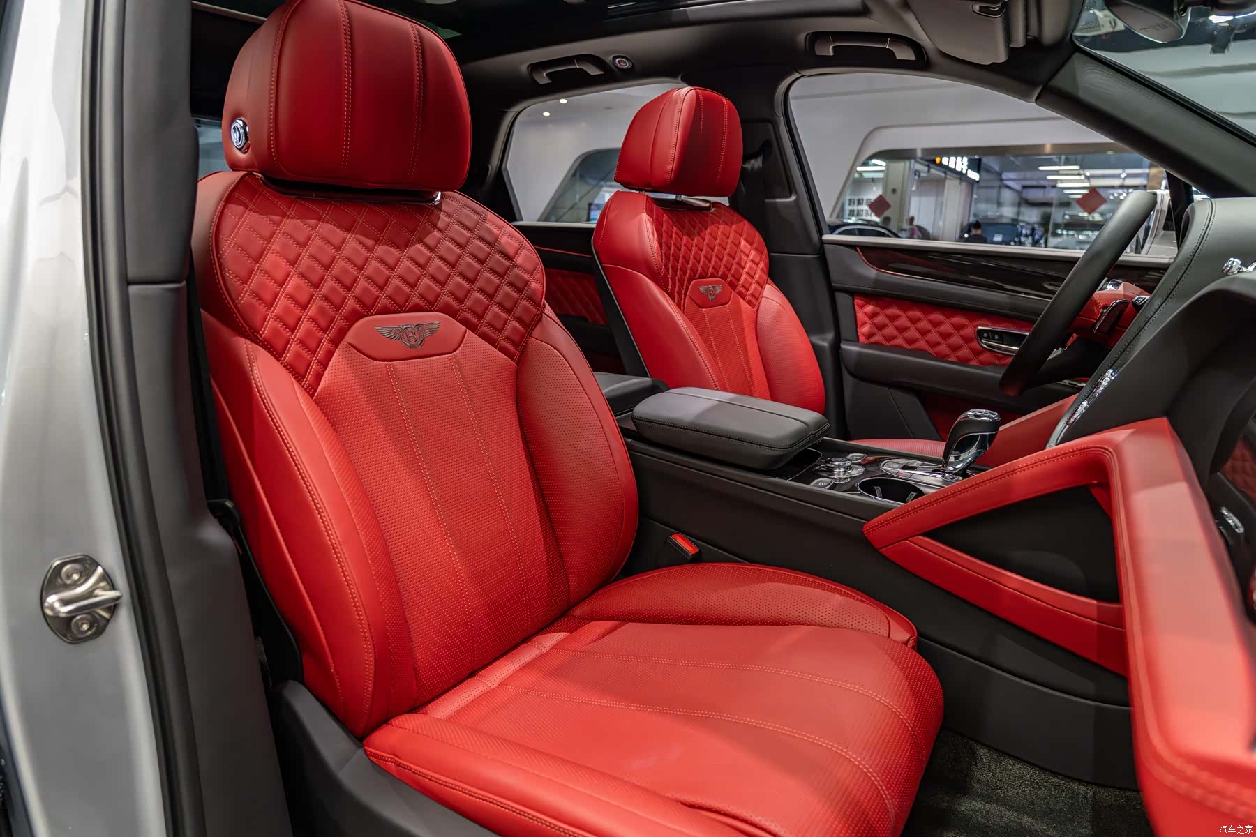 Bentley Bentayga, 2021 15