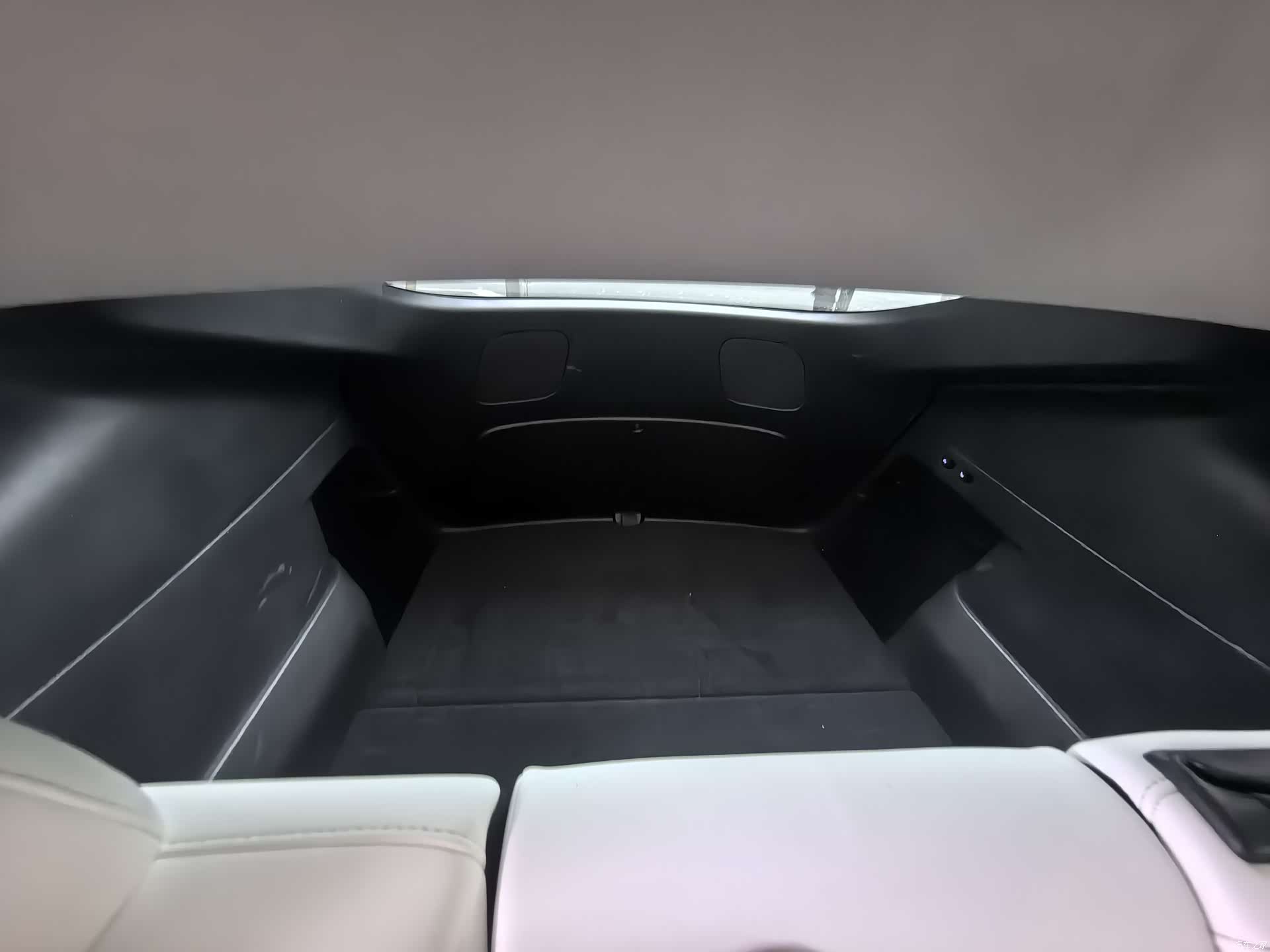 Tesla Model Y, 2022 25