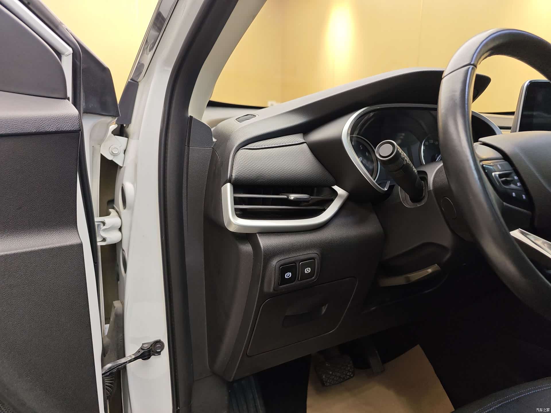 Buick Encore, 2020 11