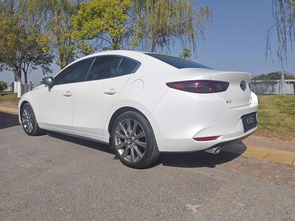 Mazda 3 Angkesaila