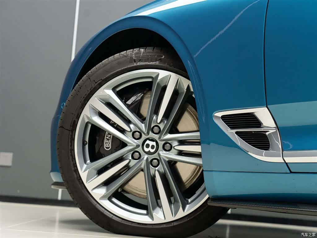 Bentley Continental GT, 2024 все фото