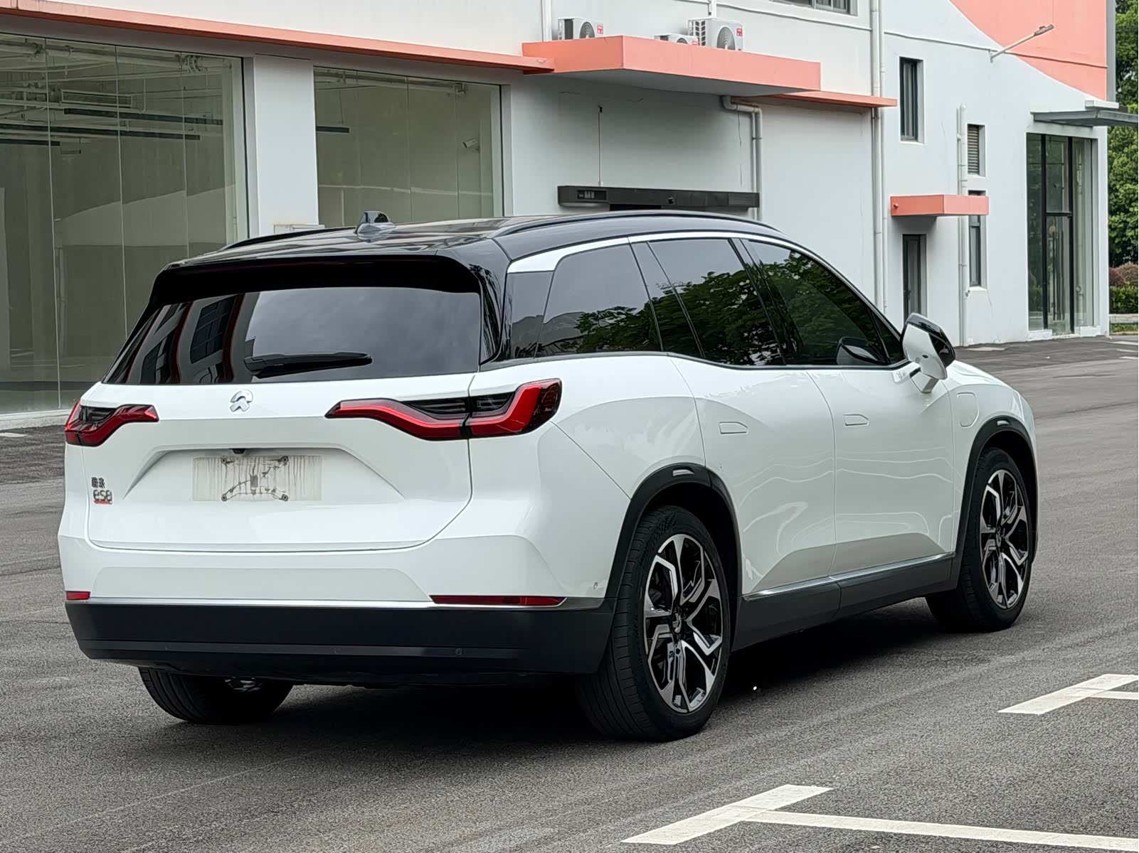 NIO ES8, 2022 7