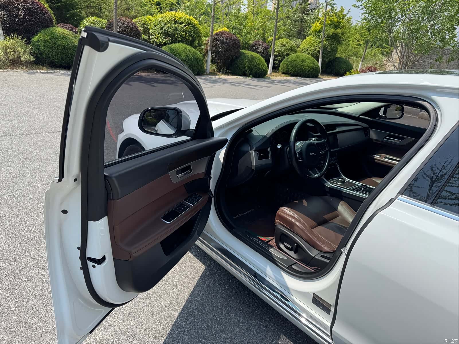 Land Rover XFL, 2018 10