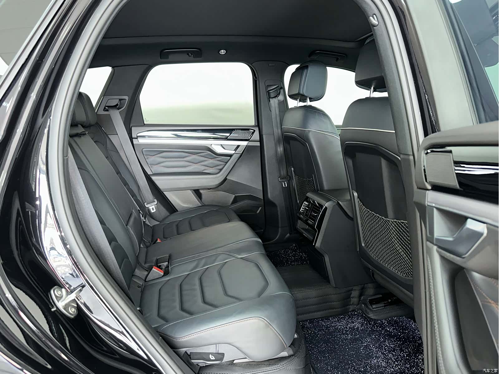 Volkswagen Touareg, 2020 11