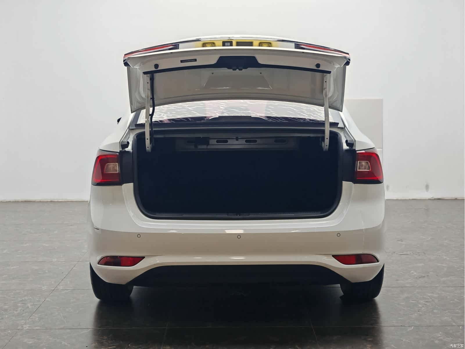 Roewe i5, 2020 12