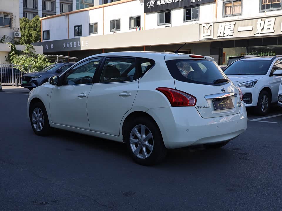 Nissan TIIDA