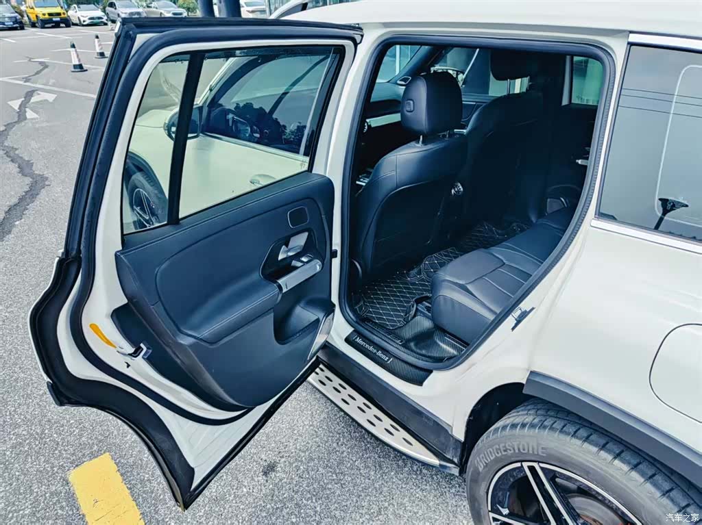 Mercedes-Benz GLB, 2023 18