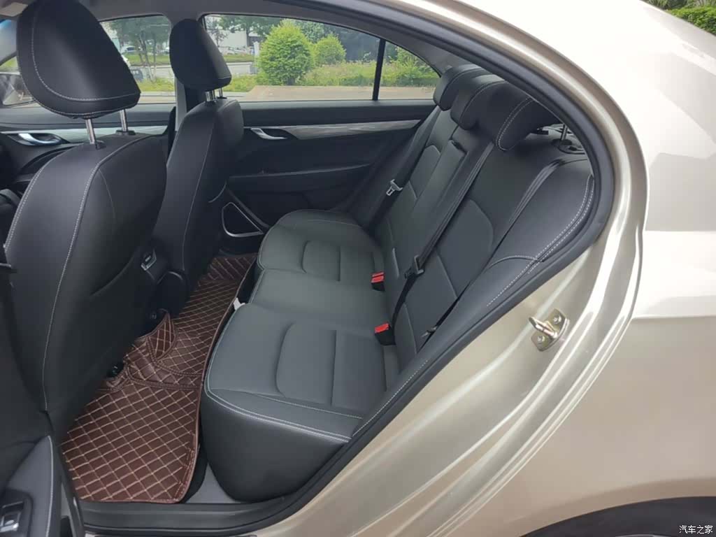 Geely Emgrand, 2019 17