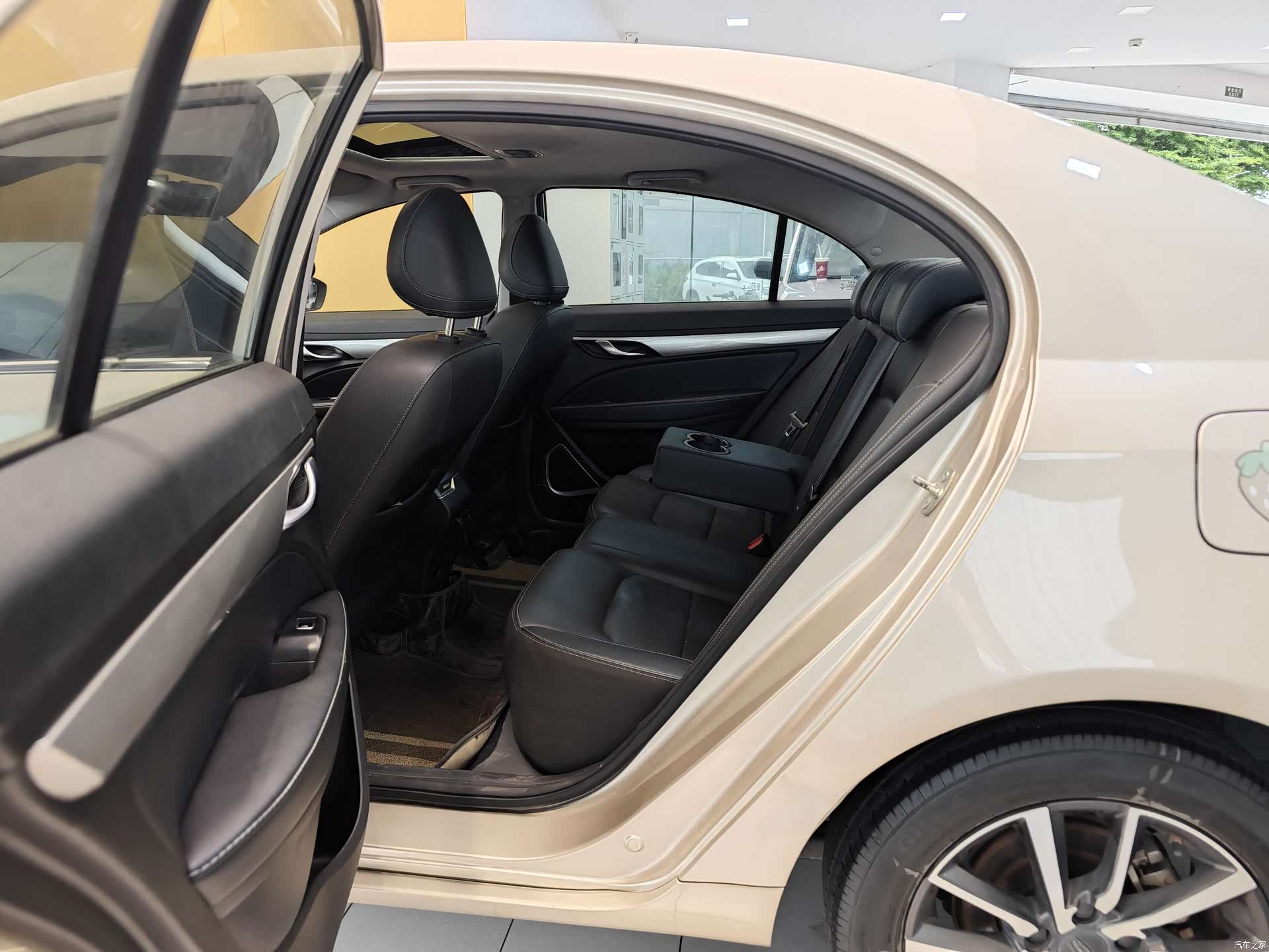Geely Emgrand, 2021 21