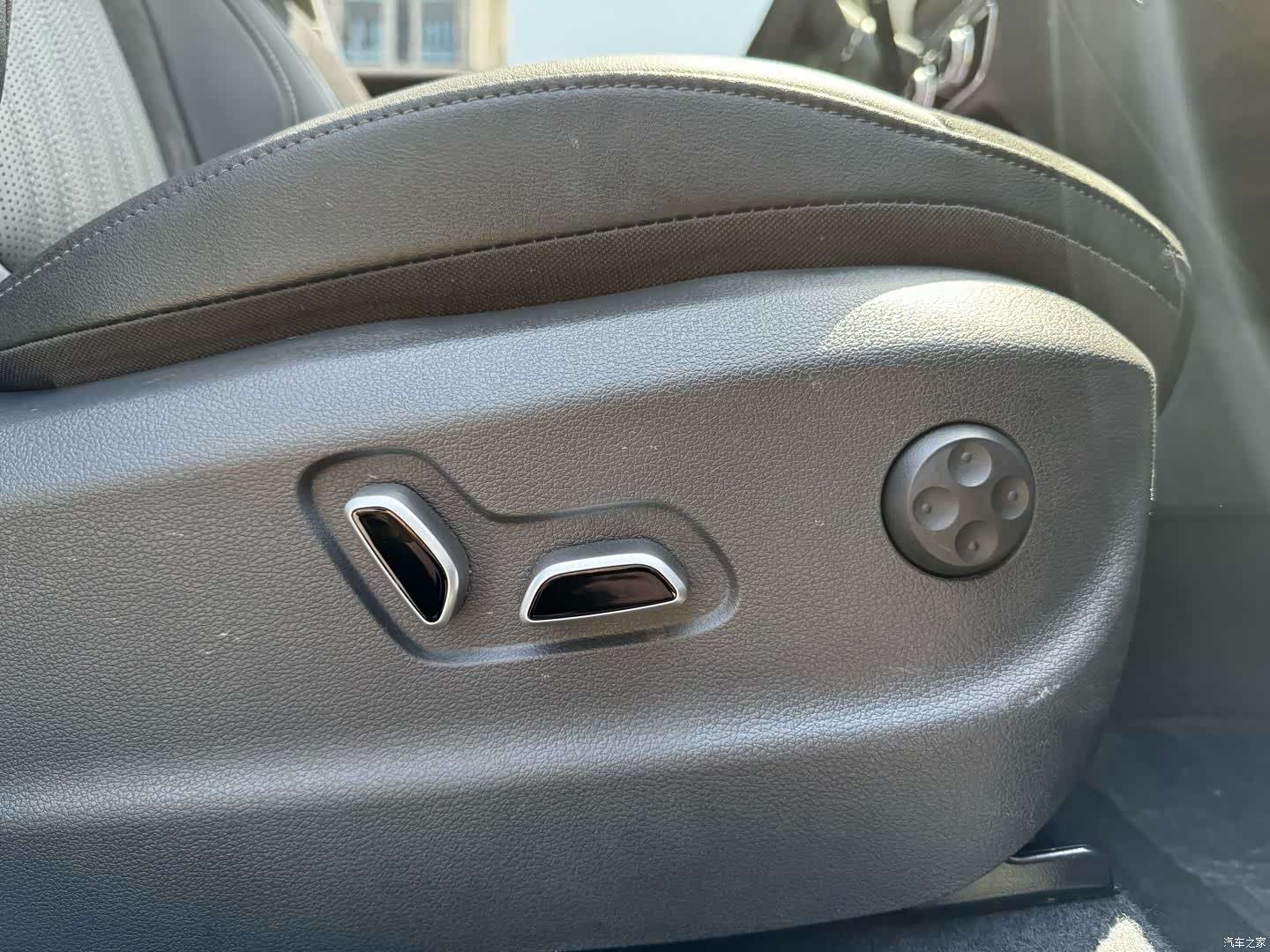 Hongqi HS5, 2024 10