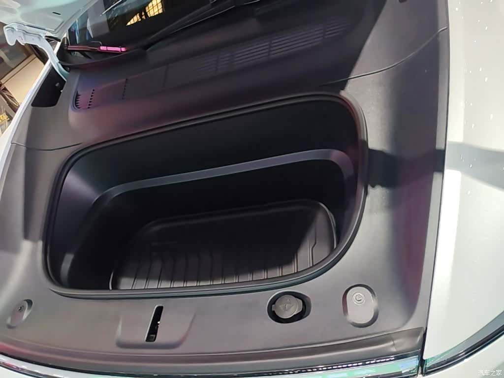 Tesla Model Y, 2026 20
