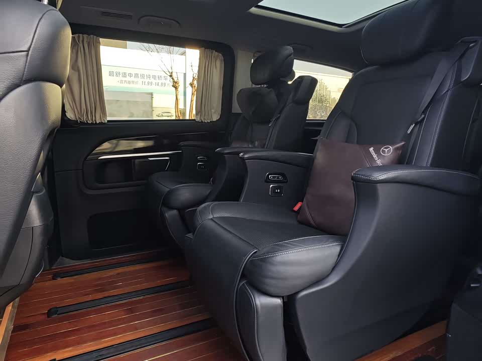 Mercedes-Benz V-class