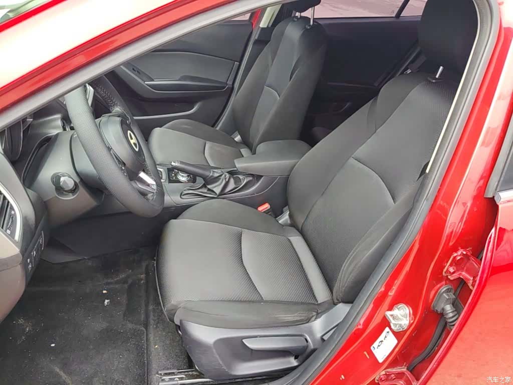Mazda Mazda3, 2017 11