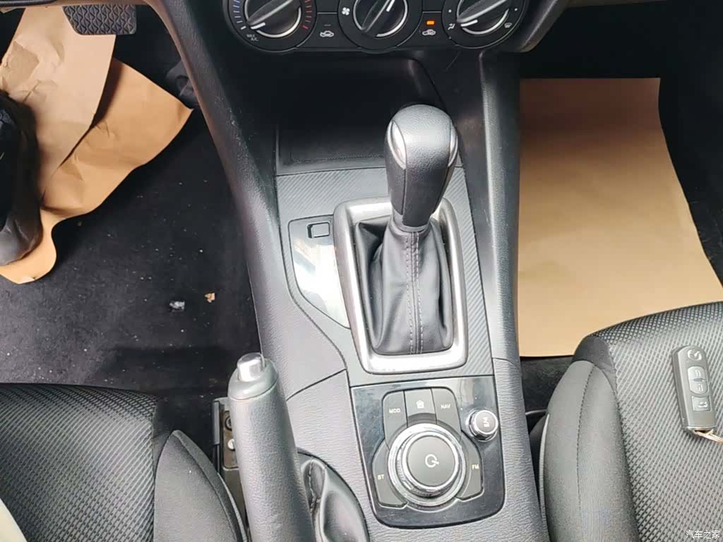 Mazda Mazda3, 2017 10