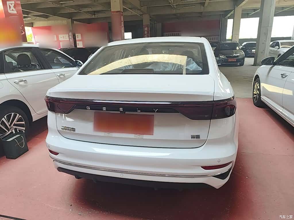 Geely Emgrand, 2026 6