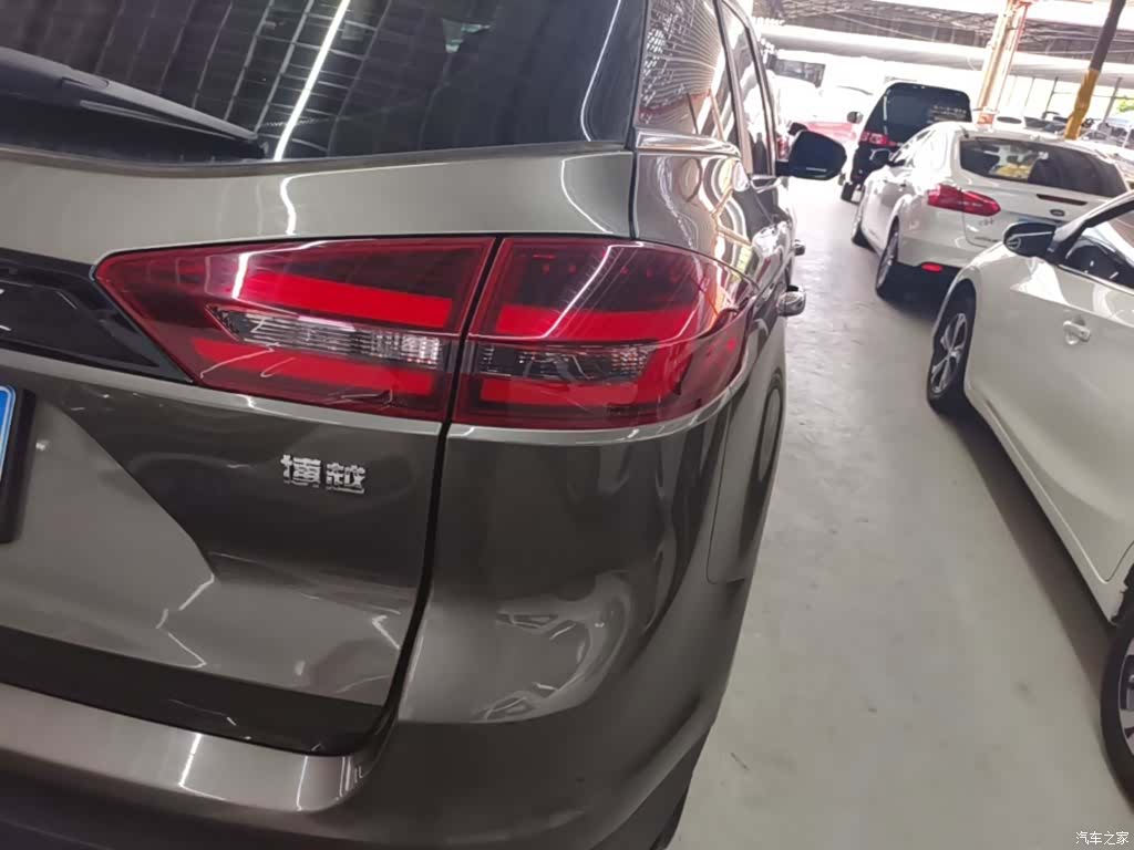 Geely Boyue, 2022 8