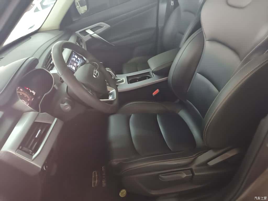 Geely Boyue, 2022 15