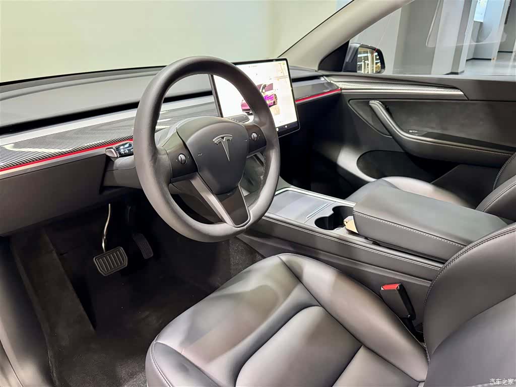 Tesla Model Y, 2024 22