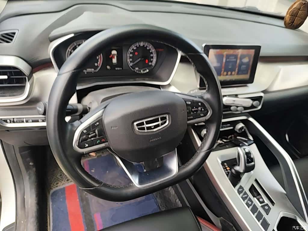 Geely Coolray, 2020 11