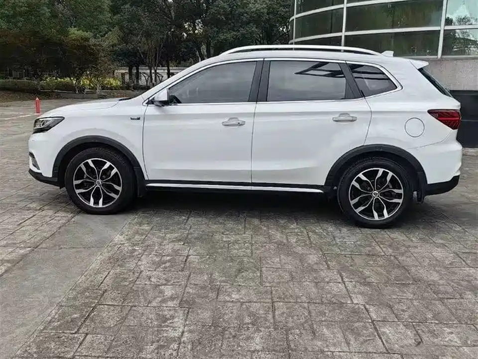 Roewe RX5