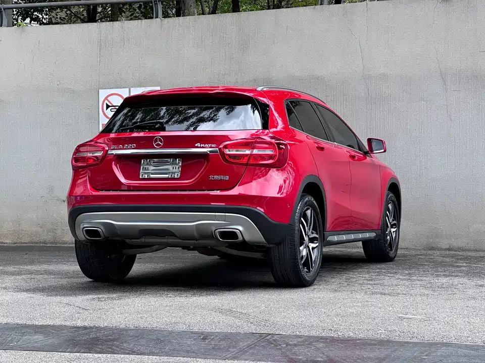 Mercedes-Benz GLA
