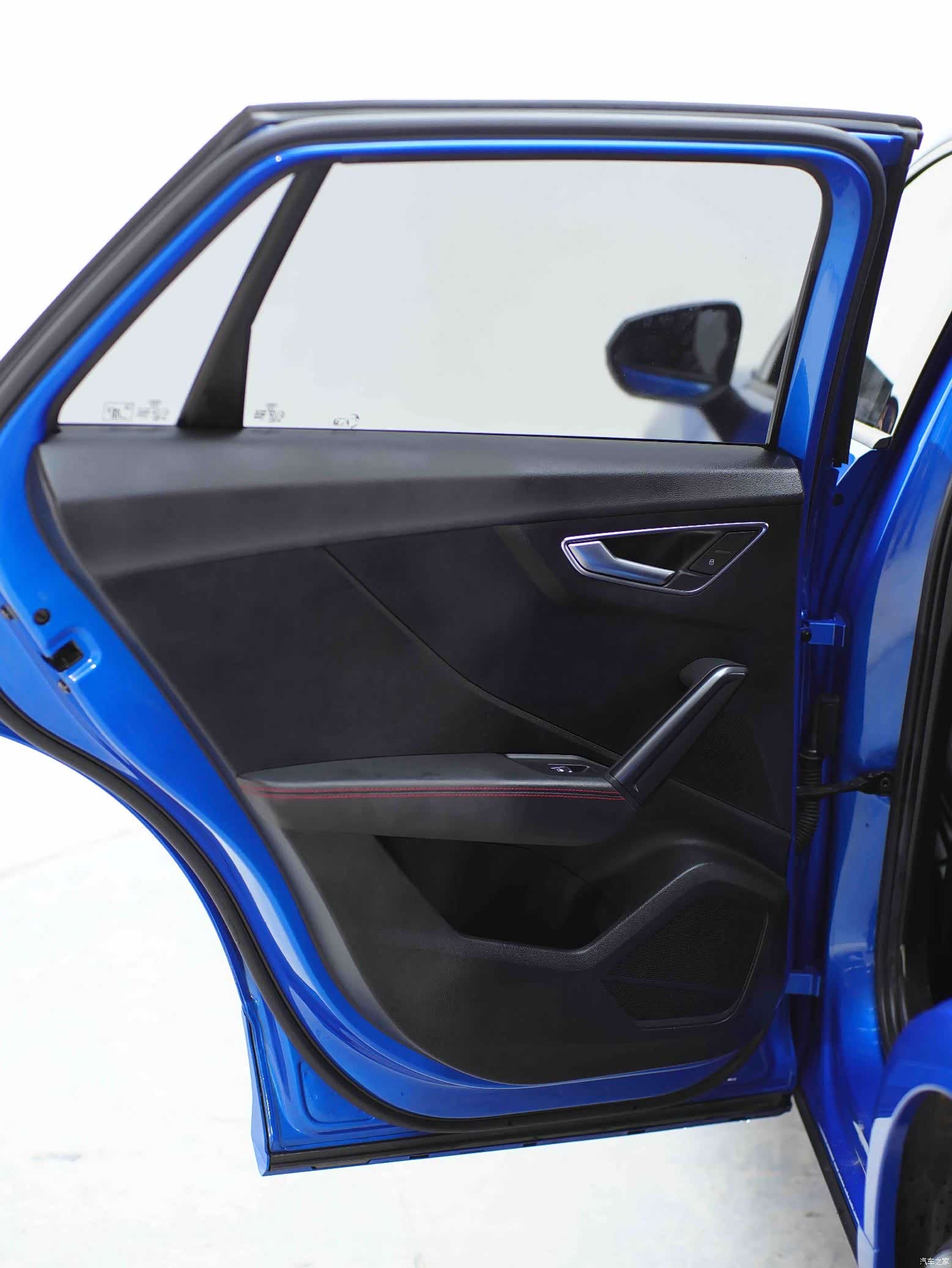 Audi Q2L, 2021 16