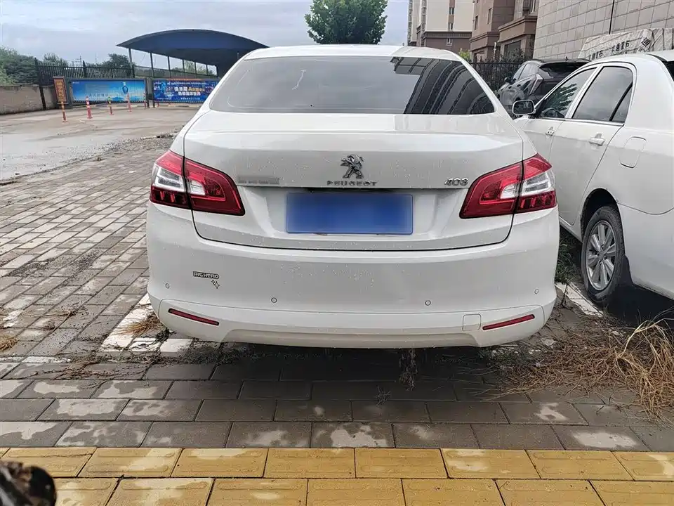 Peugeot 408