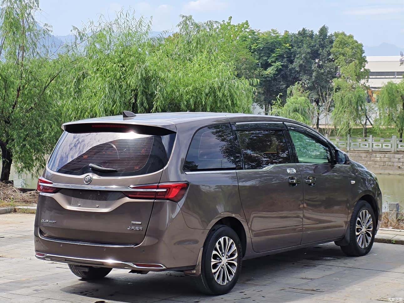 Buick GL8, 2020 3