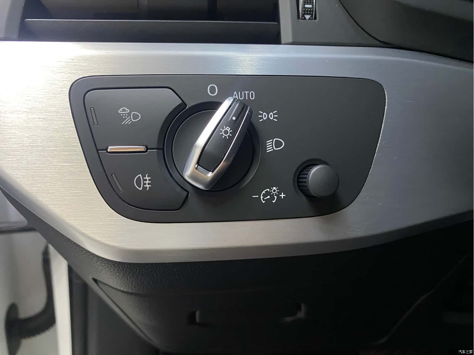 Audi A4L, 2021 9