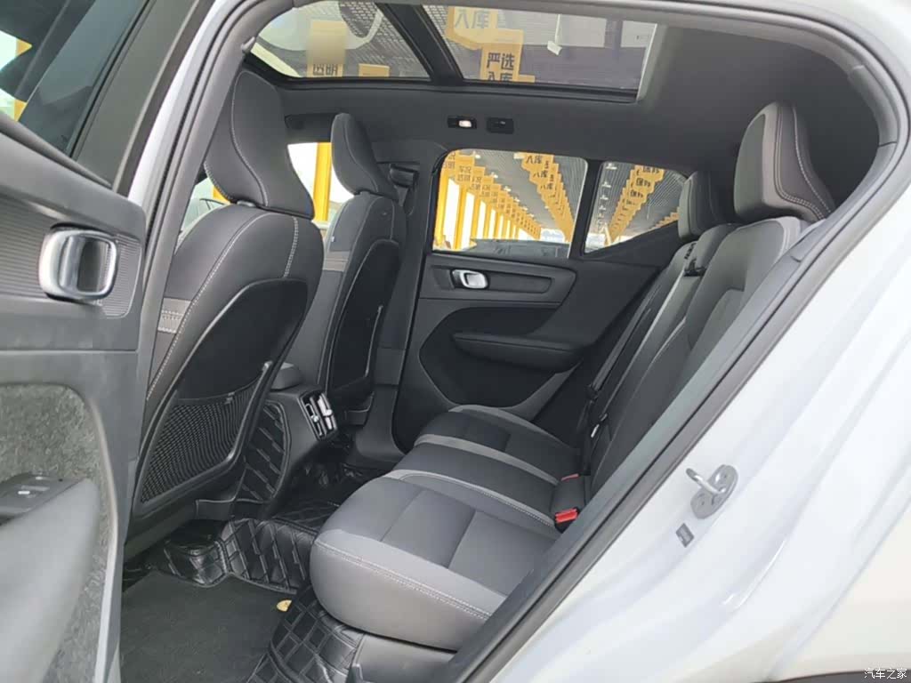 Volvo XC40, 2024 17