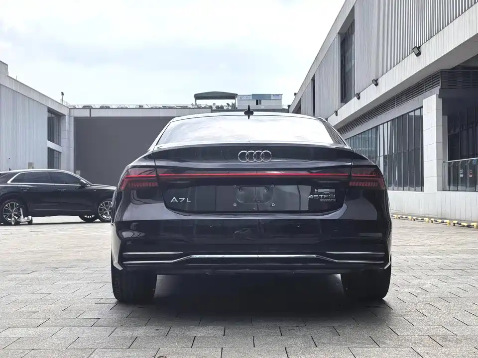 Audi A7L